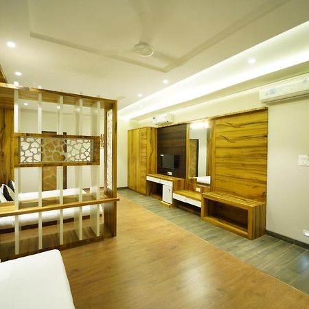 Hotel The Royal Inn Baramati Ngoại thất bức ảnh