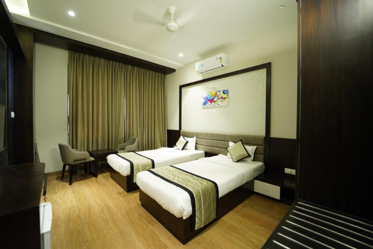 Hotel The Royal Inn Baramati Ngoại thất bức ảnh